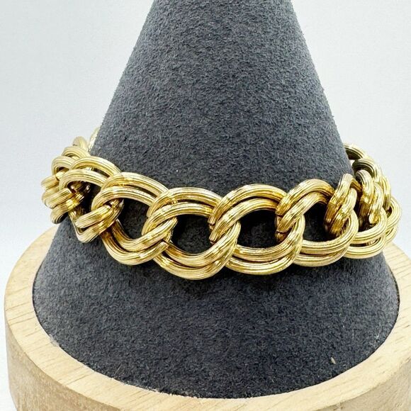 Avon Vintage Textured Chunky Double Curb Chain Link Bracelet Large 7.5” Signed - Picture 3 of 12